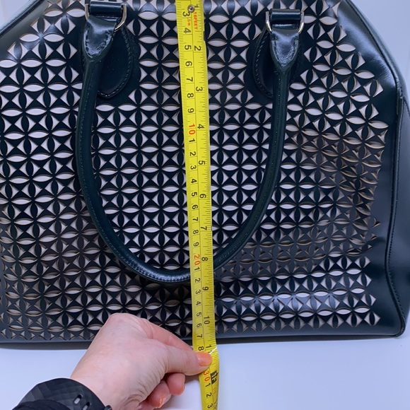 NWT Alaia Large Laser Cut Handbag with pouch and mirror. Black. $3500 retail - Picture 15 of 17